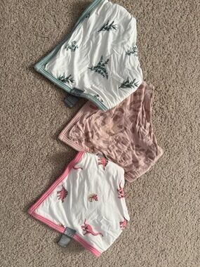 Kyte BABY 3-Pack Baby Bandana Bibs - White/Green, Pink, Blush